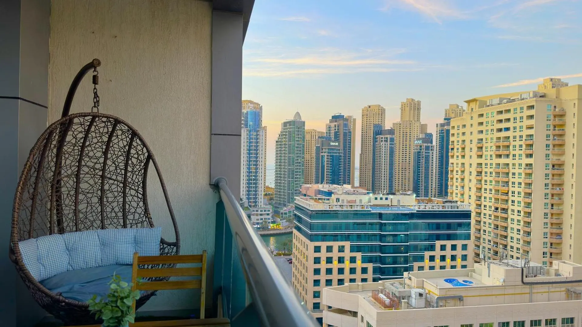 35% Off In Top View Studio W/ Balcony In Marina Dubai United Arab Emirates